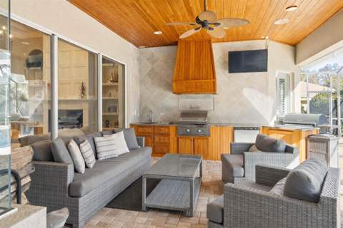 15108 Kestrelglen Way, Lithia FL - photo 9 of 55