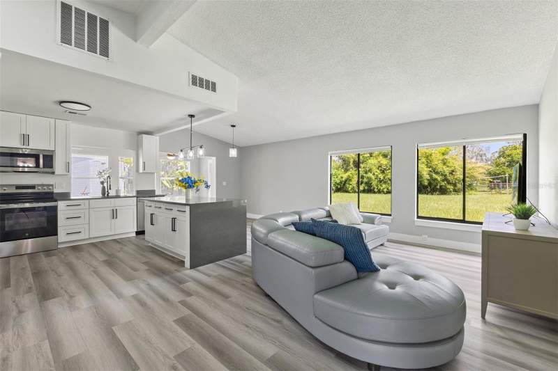3 bedroom Single Family Residence at 17 S Flag Ct, Poinciana Village 1 Nbhd 3 South, Kissimmee — photo 4