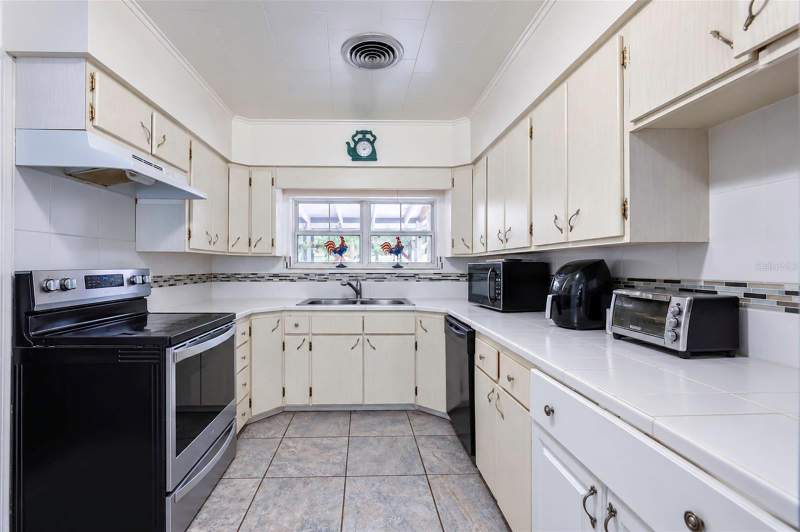 3 bedroom Single Family Residence at 502 Wolfe Street, Poinsetta Park, Wildwood — photo 4