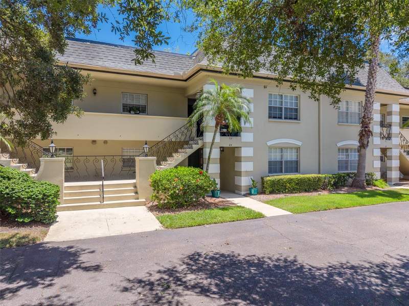 East Bay Country Club Condo Apartments