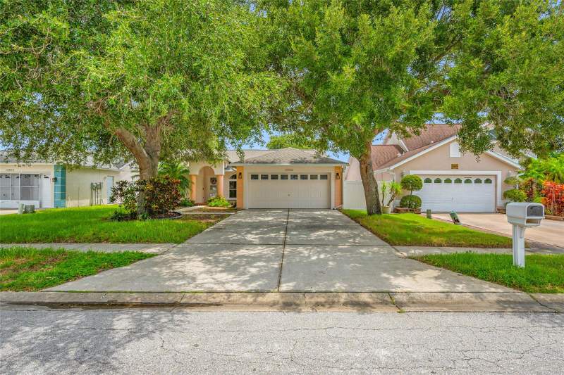 3 bedroom Single Family Residence at 12965 Pineforest Way, Pine Forest, Largo — photo 2