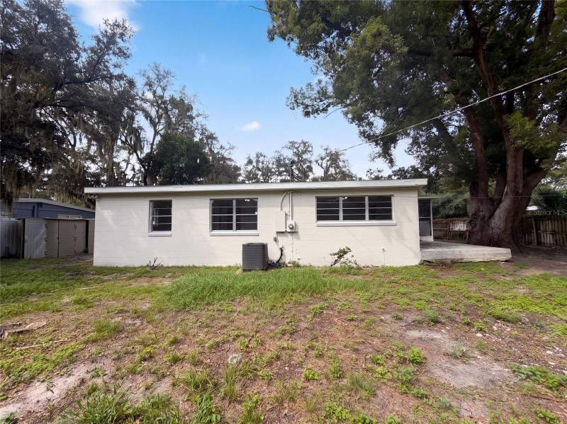 4 bedroom Single Family Residence at 409 Berwick Avenue, Temple Terrace Riverside Subdi, Temple Terrace — photo 2