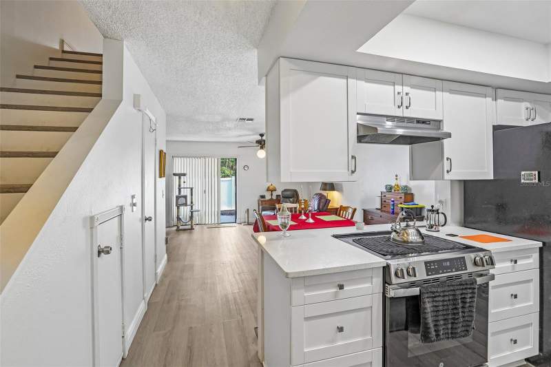 2 bedroom Townhouse at 4005 Oak Limb Court, Kirby Creek, Tampa — photo 3