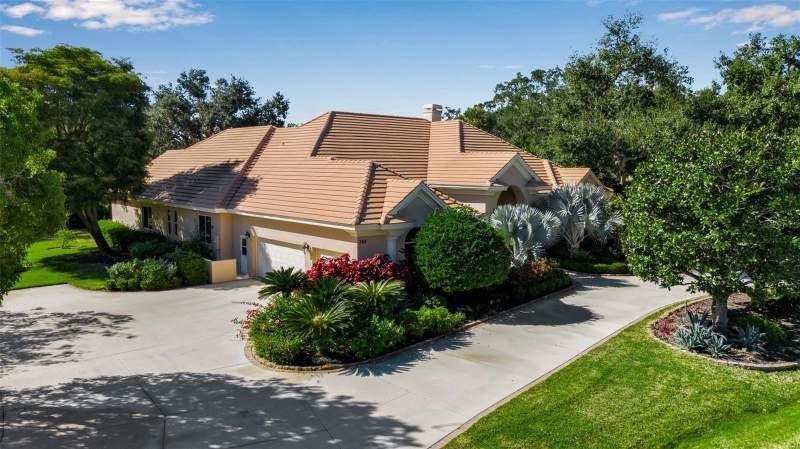 4 bedroom Single Family Residence at 362 Macewen Drive, Oaks, Osprey — photo 3