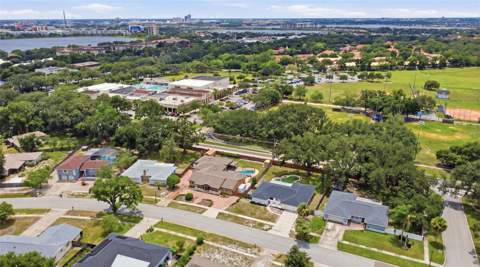 6785 Tamarind Circle, Orlando FL - photo 7 of 44