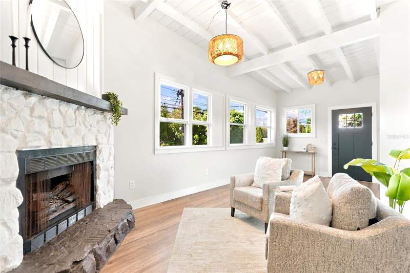 3 bedroom Single Family Residence at 340 55th Avenue, Castle Heights, St Petersburg — photo 2