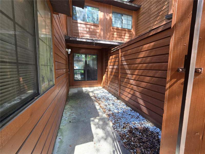 2 bedroom Townhouse at 842 SW 55th Terrace, Rockwood Villas Unit II, Gainesville — photo 2
