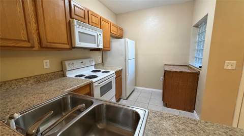 9523 Grovedale Circle #101, Riverview FL - photo 6 of 6