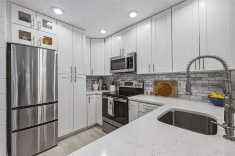 230 Medallion Boulevard #F, Madeira Beach FL - photo 6 of 33
