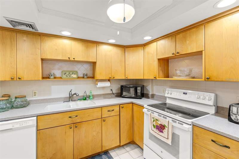 2 bedroom Condominium at 1 Key Capri #104-East, Key Capri Condo, Treasure Island — photo 4
