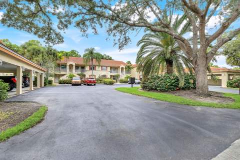 6635 Huntington Lakes Circle #202, Naples FL - photo 22 of 37