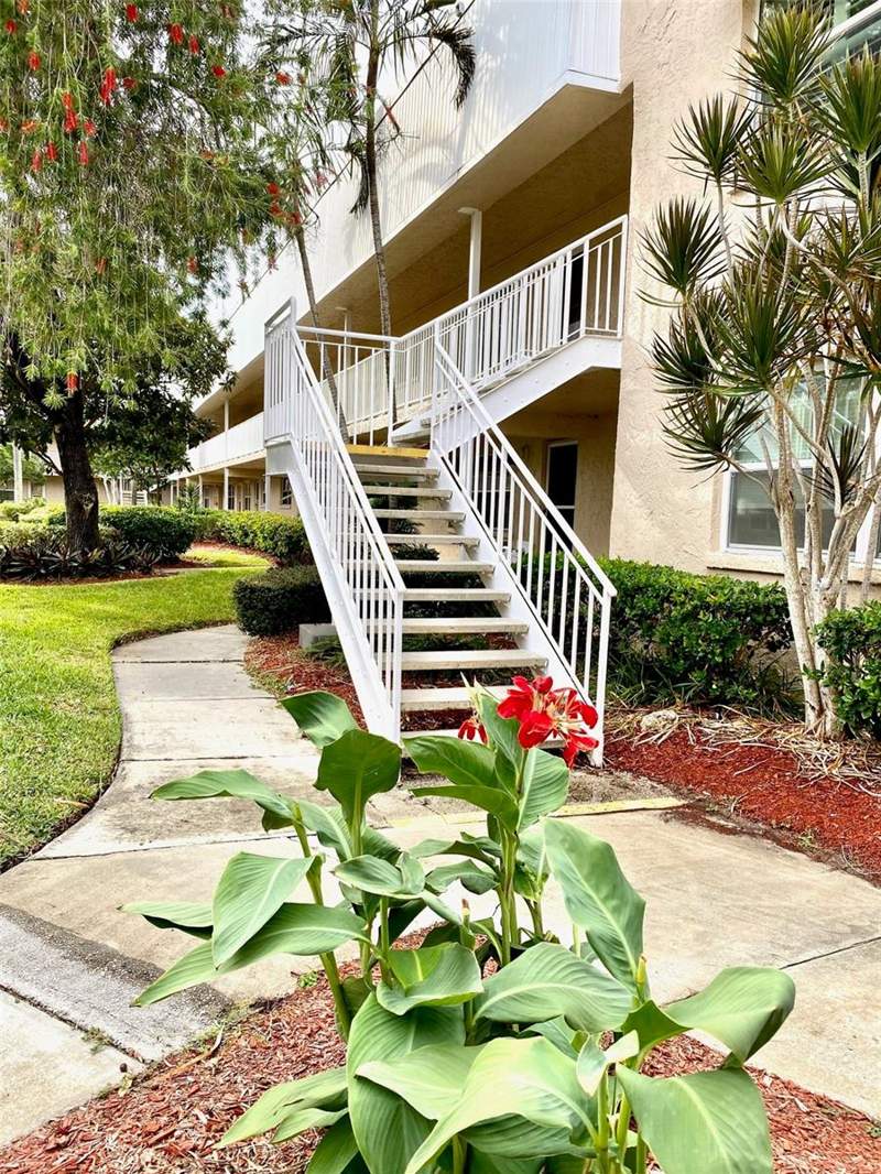 2 bedroom Condominium at 10032 65th Avenue #17, Long Bayou, St Petersburg — photo 3