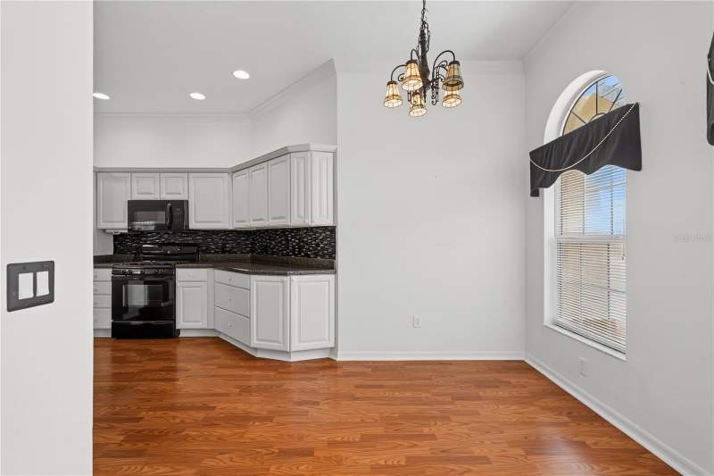 3 bedroom Single Family Residence at 556 Kingston Way, The Villages, The Villages — photo 2
