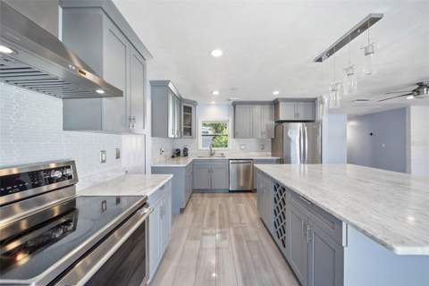 10717 Donbrese Avenue, Tampa FL - photo 10 of 39