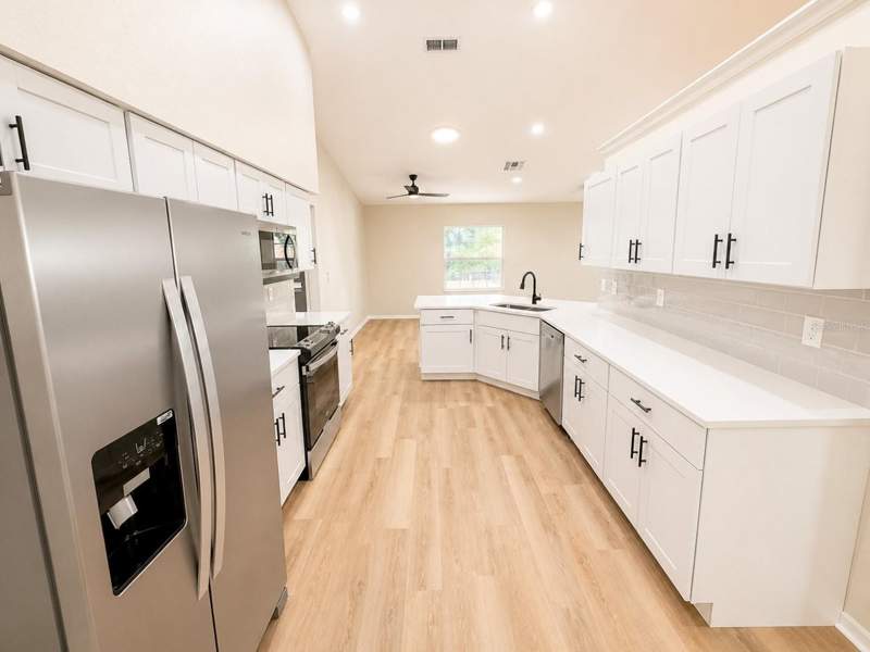 3 bedroom Single Family Residence at 17440 SE 112th Avenue, Floridian Club Estate, Summerfield — photo 2