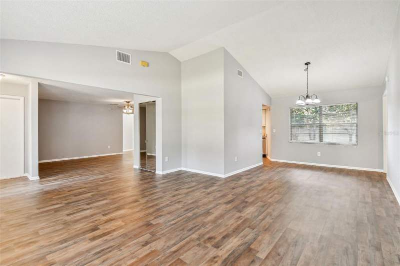 3 bedroom Single Family Residence at 1010 Riflecrest Avenue, Winchester Woods, Valrico — photo 3