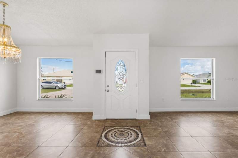 3 bedroom Single Family Residence at 304 Jacksonville Ct, Poinciana Nbrhd 02 Village 03, Kissimmee — photo 2