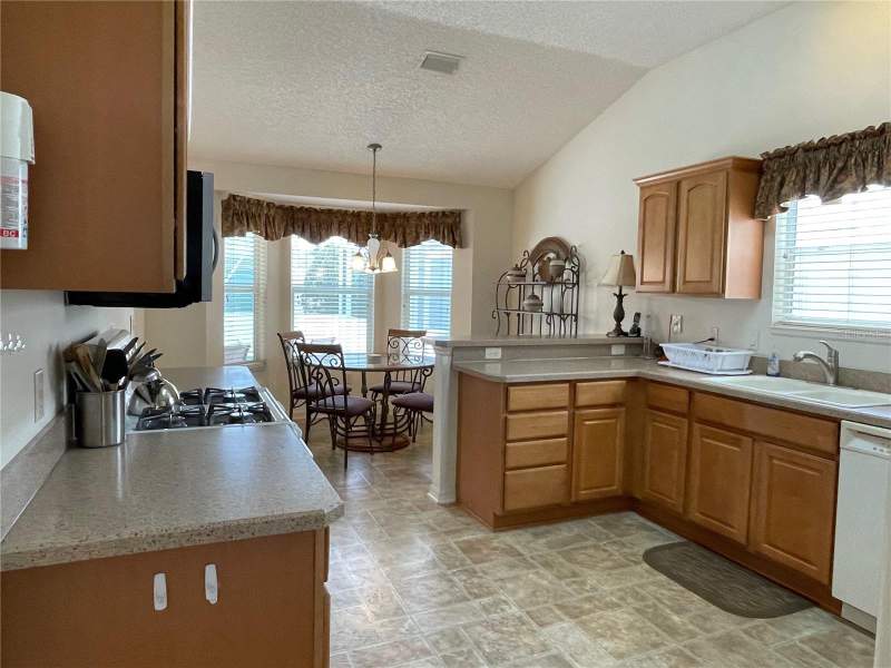2 bedroom Single Family Residence at 641 Stratford Lane, The Villages Of Sumter, The Villages — photo 2