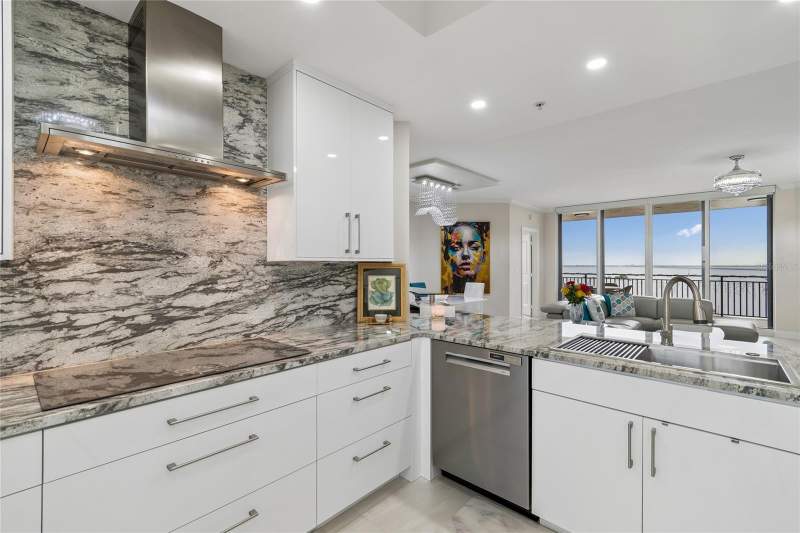 3 bedroom Condominium at 5823 Bowen Daniel Drive #1103, Castillo At Westshore Yacht Cl, Tampa — photo 2