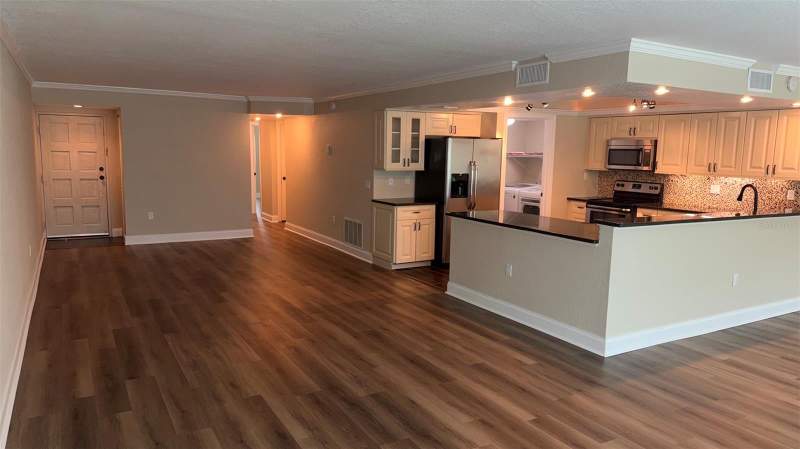 3 bedroom Condominium at 225 Country Club Drive #E346, Penthouse Greens, Largo — photo 4