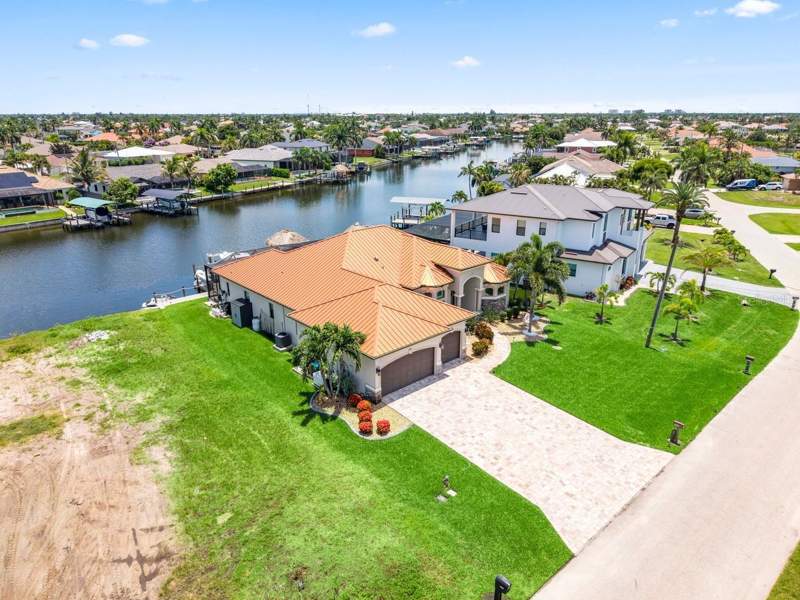 3 bedroom Single Family Residence at 2639 SW 29th Avenue, Cape Coral, Cape Coral — photo 3