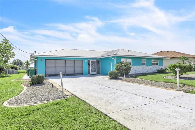 3 bedroom Single Family Residence at 441 W Tarpon Boulevard, Port Charlotte Sec 010, Port Charlotte — photo 3