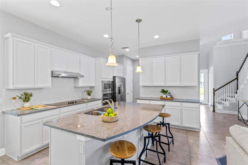 4 bedroom Single Family Residence at 7749 Laureate Boulevard, Laureate Park, Orlando — photo 2