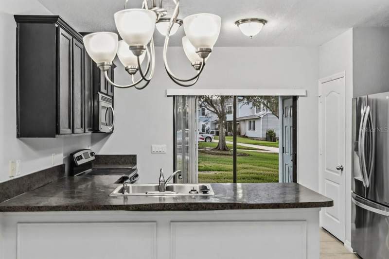 2 bedroom Townhouse at 1251 Trillium Park Lane, Windsor Lake Twnhms East, Sanford — photo 2