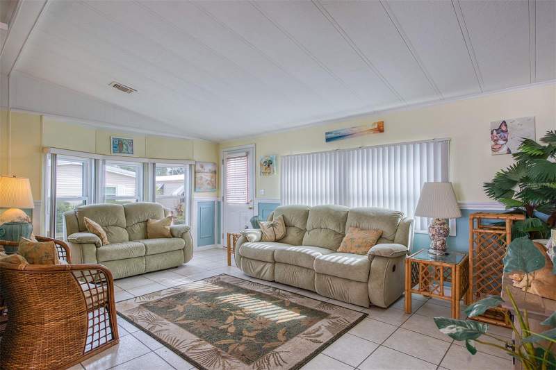 2 bedroom Manufactured Home at 83 Pelican Drive, Gull-Aire Village, Oldsmar — photo 4
