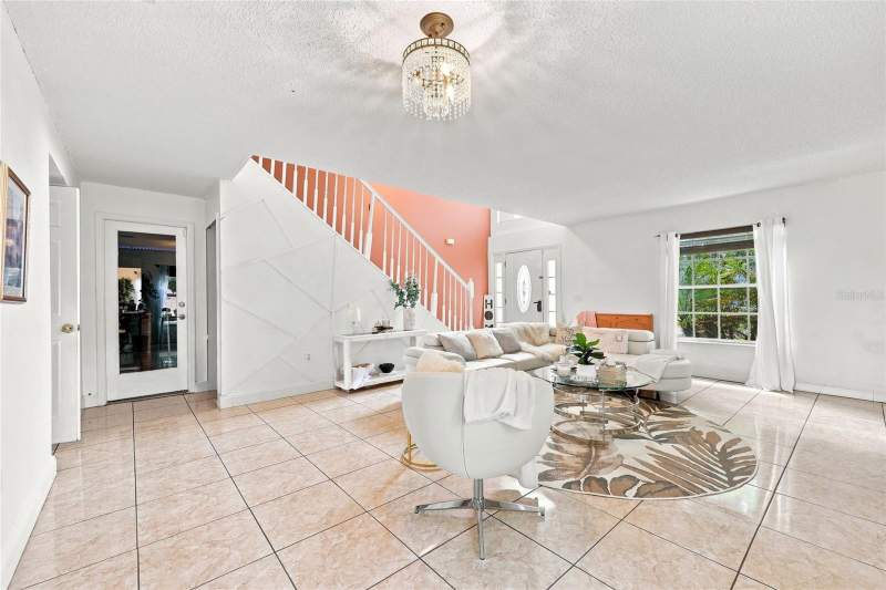 4 bedroom Single Family Residence at 275 Chadworth Drive, Poinciana Village 1 Nbhd 1 North, Kissimmee — photo 5
