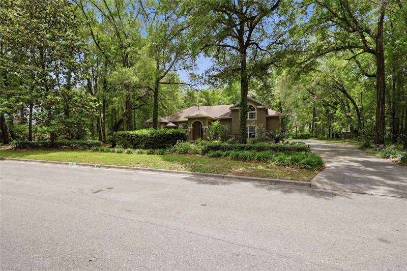 5 bedroom Single Family Residence at 4208 SW 96th Drive, Haile Plantation, Gainesville — photo 2