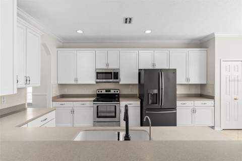 7860 Atwood Drive, Wesley Chapel FL - photo 7 of 35