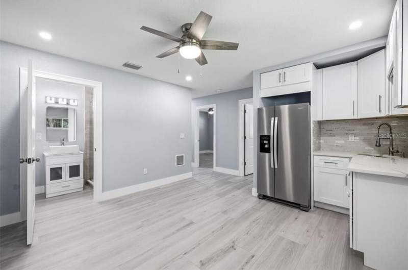 5 bedroom Single Family Residence at 817 W Bougainvillea Avenue, North Tampa Acreage, Tampa — photo 5