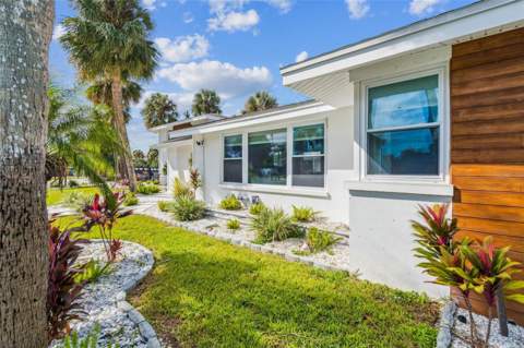 760 Bohenia Circle, Clearwater Beach FL - photo 9 of 91