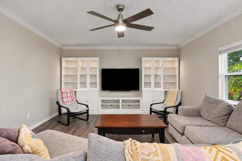 5 bedroom Single Family Residence at 724 Pataches Place, Marina Del Rey Ph 2, Groveland — photo 3