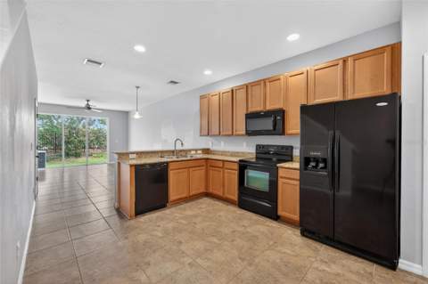 5028 White Sanderling Court, Tampa FL - photo 8 of 60