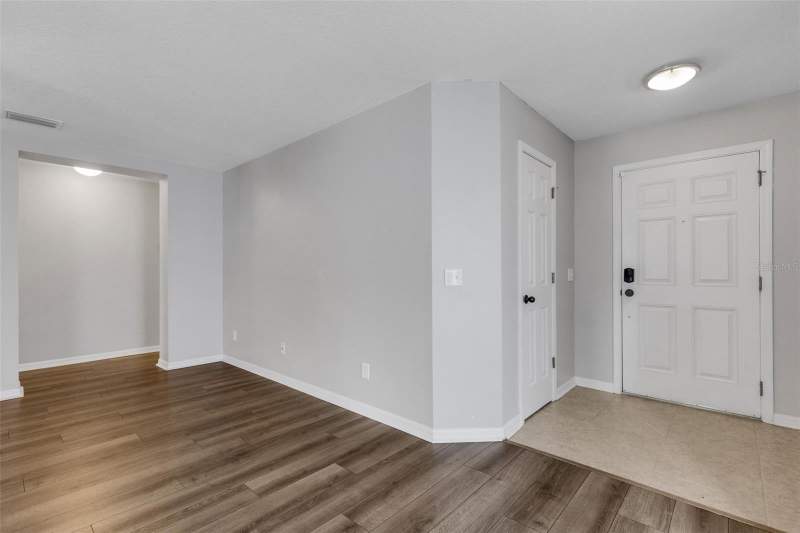 3 bedroom Single Family Residence at 11136 Golden Silence Drive, South Fork Unit 5, Riverview — photo 5