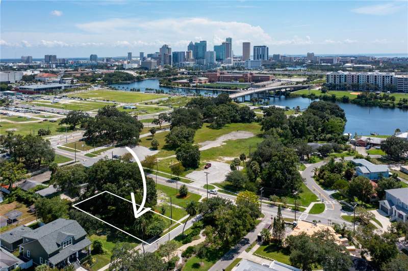 5 bedroom Single Family Residence at 2203 N Glenwood Avenue, Ridgewood Park, Tampa — photo 5
