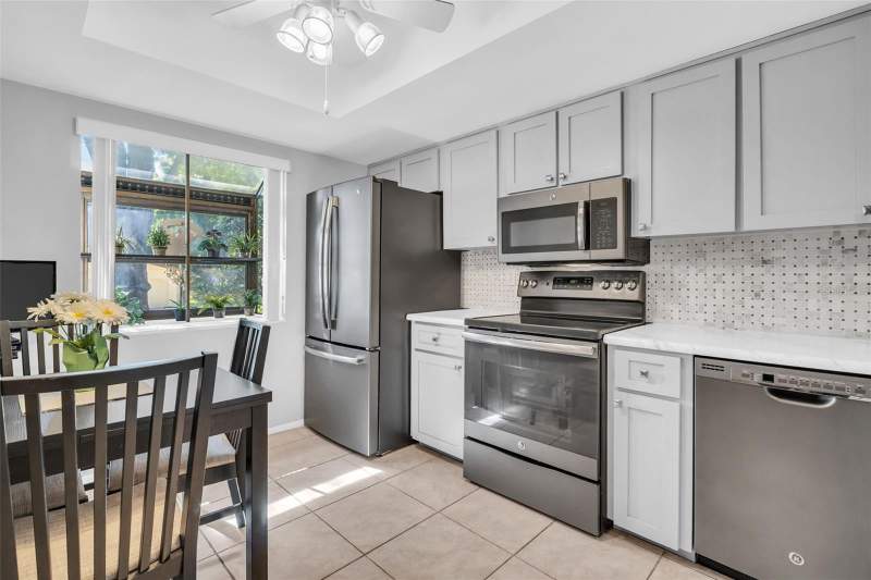 2 bedroom Condominium at 860 Maclaren Drive #B, Highland Lakes Villas On The Green, Palm Harbor — photo 3