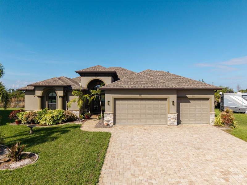 4 bedroom Single Family Residence at 10650 Poughkeepsie Circle, Port Charlotte Sec 87, Port Charlotte — photo 2