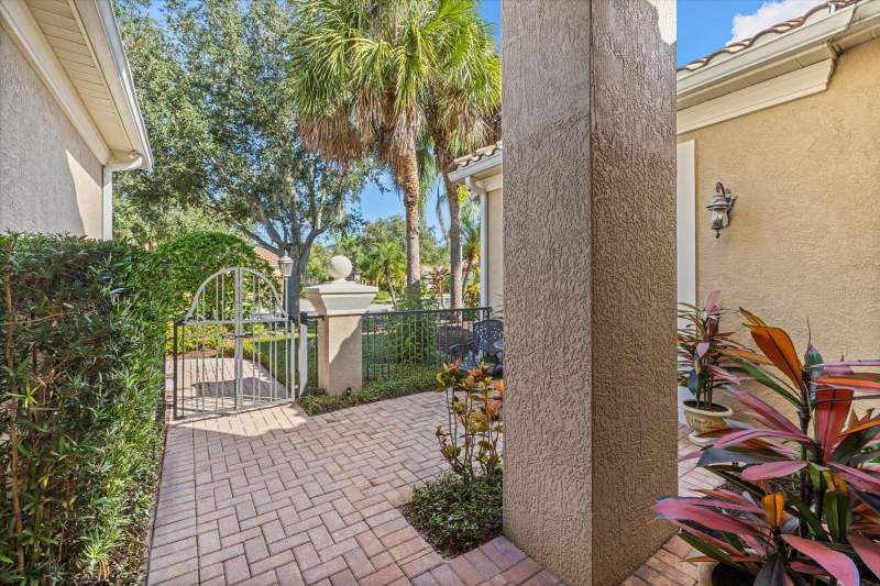 3 bedroom Single Family Residence at 7651 Portstewart Drive, Lakewood Ranch Country Club Village Ee 2A-2E, Lakewood Ranch — photo 4