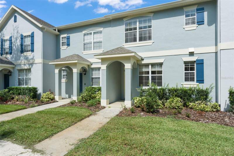 Lakes of Windermere Lake Reams Townhomes