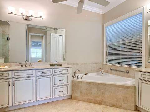 8461 Bridgeport Bay Circle, Mount Dora FL - photo 16 of 44