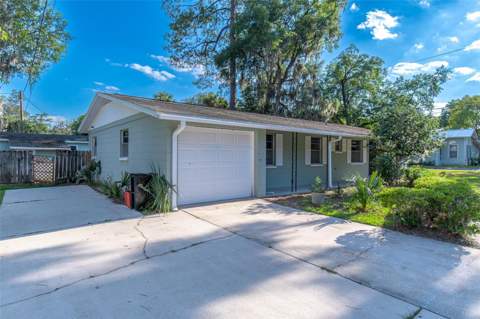 703 NE 6th Place, Gainesville FL - photo 8 of 30