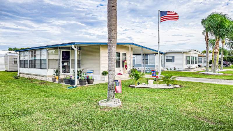 2 bedroom Manufactured Home at 5402 Mohawk Street, Lake Betmar Estates, Zephyrhills — photo 3