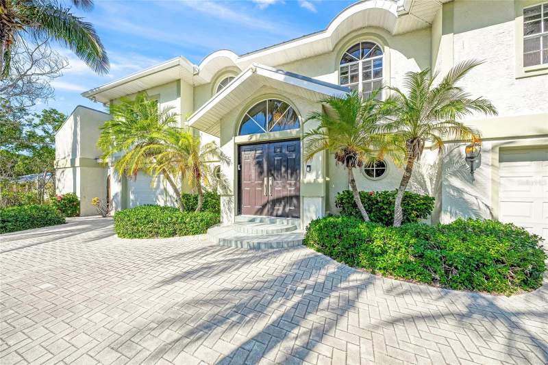 3 bedroom Single Family Residence at 569 Juan Anasco Drive, Sleepy Lagoon Park, Longboat Key — photo 2