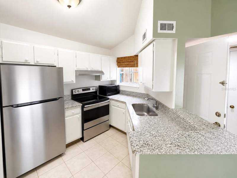 1 bedroom Condominium at 1908 Lake Atriums Circle #0, Plaza/Millenium, Orlando — photo 2