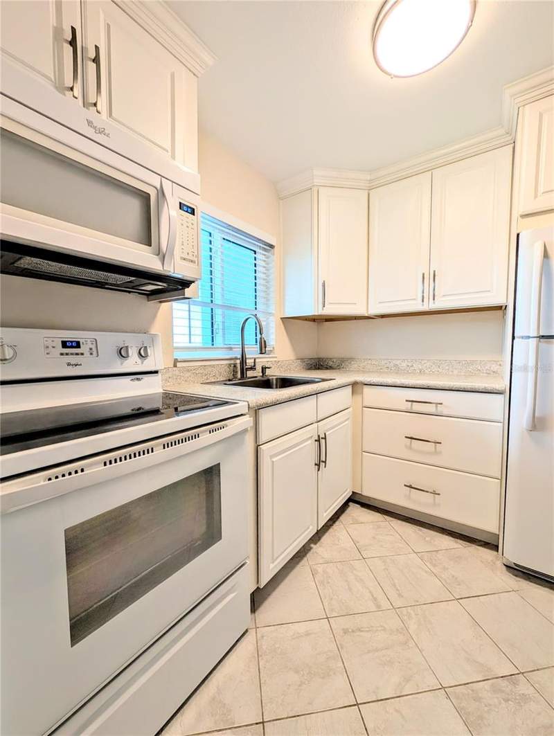 1 bedroom Condominium at 5949 Easy Street #I36, Bayshore Gardens Apts 7, Bradenton — photo 5