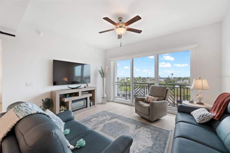 2 bedroom Condominium at 300 150th Avenue #510, Harbor At Town Center Condo, Madeira Beach — photo 3