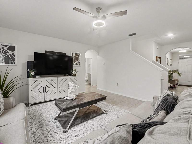 5 bedroom Single Family Residence at 210 Meadowbrook Boulevard, Lucerne Park Reserve, Winter Haven — photo 4